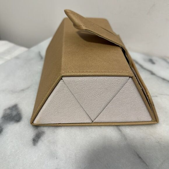 SANCIA SUNGLASSES CASE - EUC - Picture 3 of 9